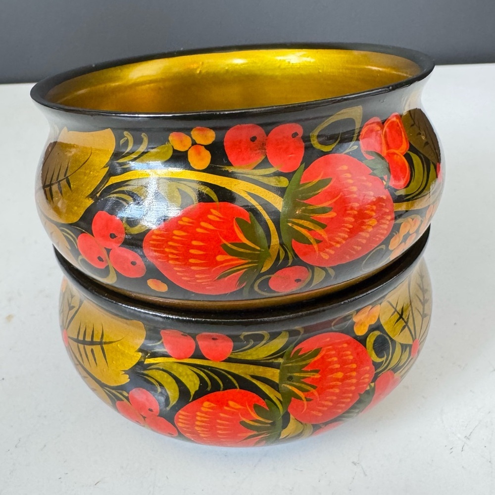 Vintage Hand Painted Wooden Folk Art Small Lacquered Bowls Strawberry Floral - Picture 6 of 6
